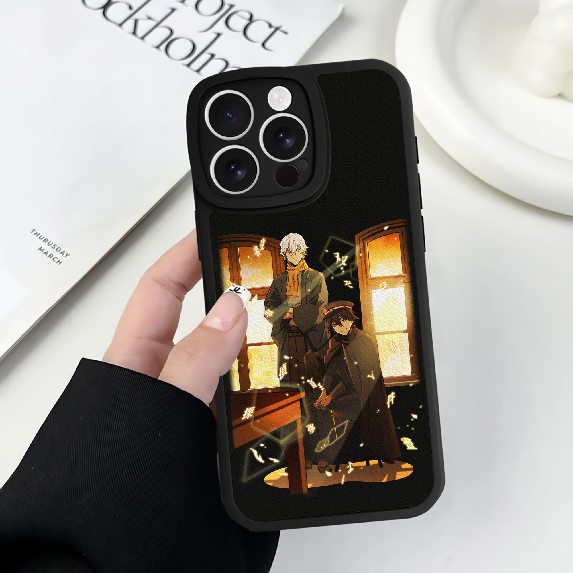 （画像用） 文豪ストレイドッグス Bungo Stray Dogs 【iPhone 16シリーズ対応】シリコンスマホケース（レザー調） 材質：シリコン